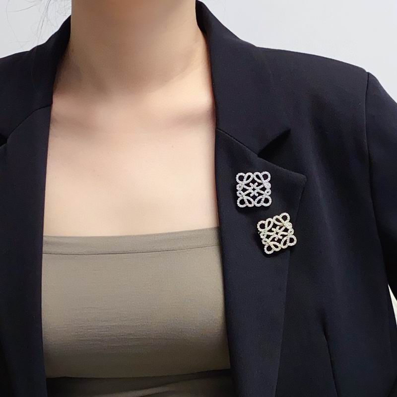 Loewe brooch 03lyx19 (1)